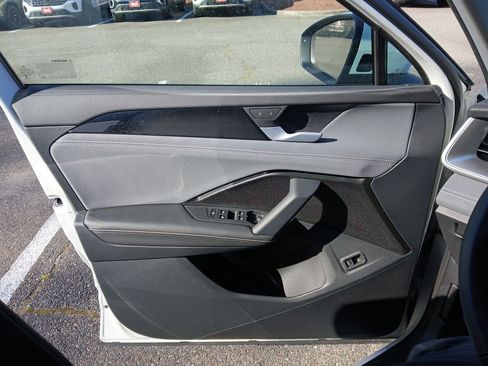 New 2026 Volkswagen Tiguan SE image 10