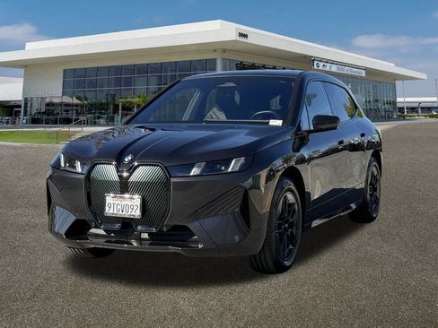 Used 2026 BMW iX xDrive60 image 4