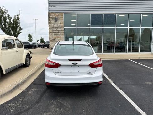 Used 2014 Ford Focus SE FWD image 4