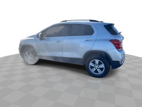 Certified 2022 Chevrolet Trax LT w/ LT Convenience Package AWD/4WD image 7