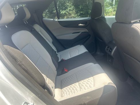 Used 2021 Chevrolet Equinox LS FWD image 18