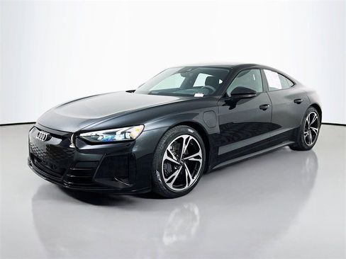 Used 2022 Audi e-tron GT Premium Plus image 2