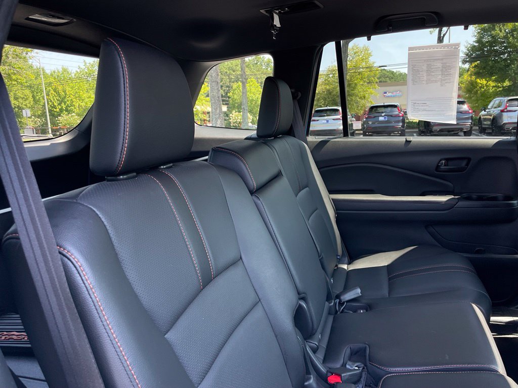 Certified 2025 Honda Passport TrailSport image 37