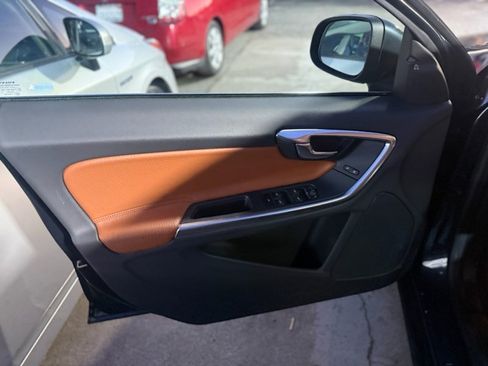 Used 2012 Volvo S60 T5 image 10