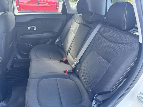 Used 2016 Kia Soul + image 22