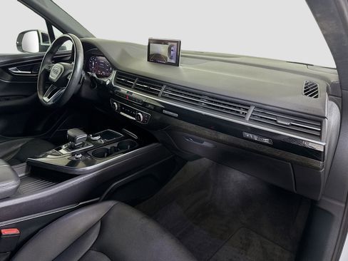 Used 2018 Audi Q7 3.0T Prestige w/ Prestige Package image 30