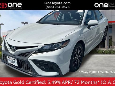 Used 2024 Toyota Camry SE FWD image 1