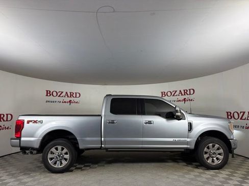 Used 2022 Ford F350 Platinum w/ FX4 Off-Road Package AWD/4WD image 19