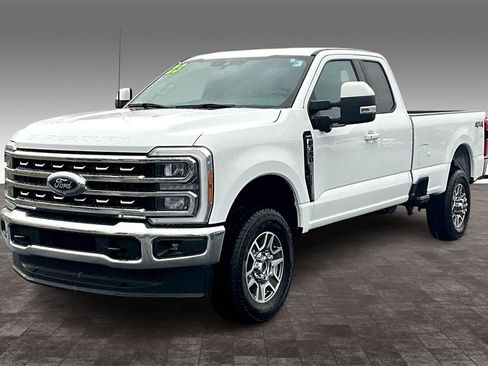 Used 2023 Ford F350 Lariat w/ Snow Plow Prep Package image 24