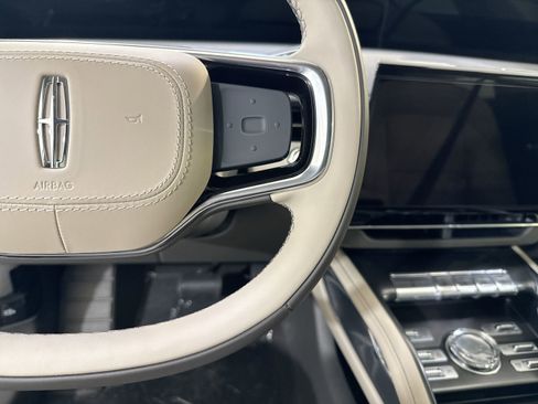 New 2026 Lincoln Nautilus Premier image 15