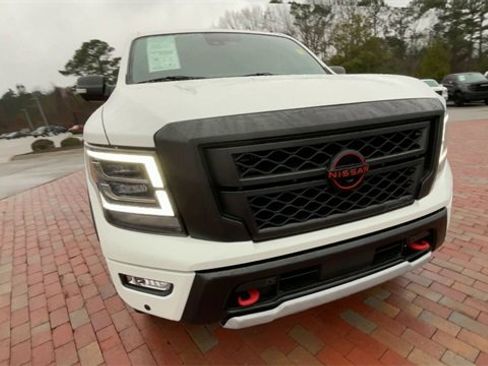 Used 2023 Nissan Titan PRO-4X w/ Pro-4x Convenience Package image 4