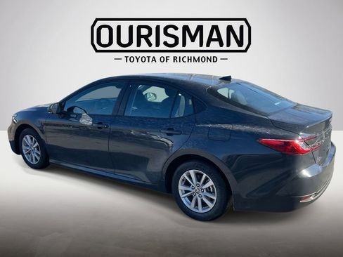 Used 2025 Toyota Camry LE image 6