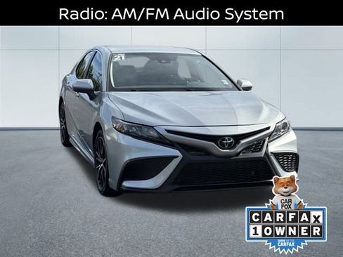 Used 2021 Toyota Camry SE image 5