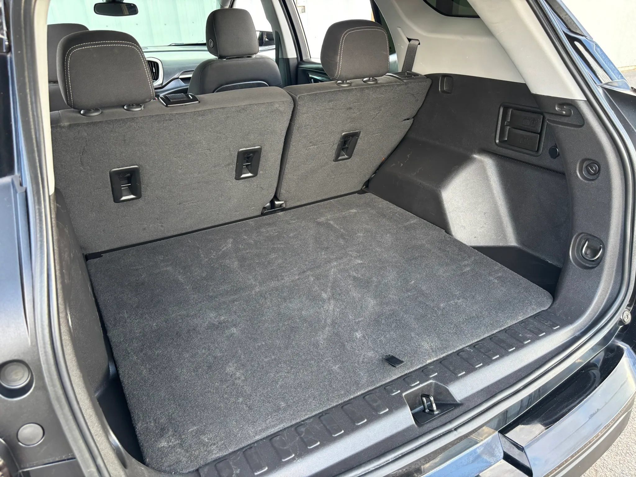 Used 2023 GMC Terrain SLE FWD image 52
