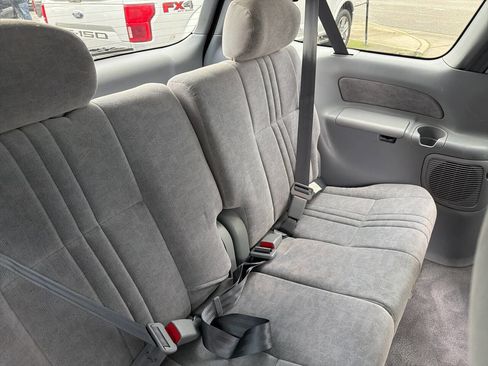 Used 2001 Toyota Sienna LE image 23