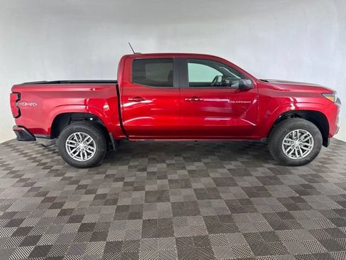 Used 2024 Chevrolet Colorado LT w/ LT Convenience Package II AWD/4WD image 4