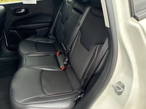 Certified 2021 Jeep Compass Latitude image 16