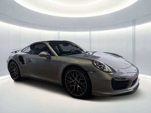 Used 2016 Porsche 911 Turbo S image 2