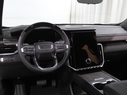 Used 2025 GMC Acadia Denali w/ Super Cruise Package image 6