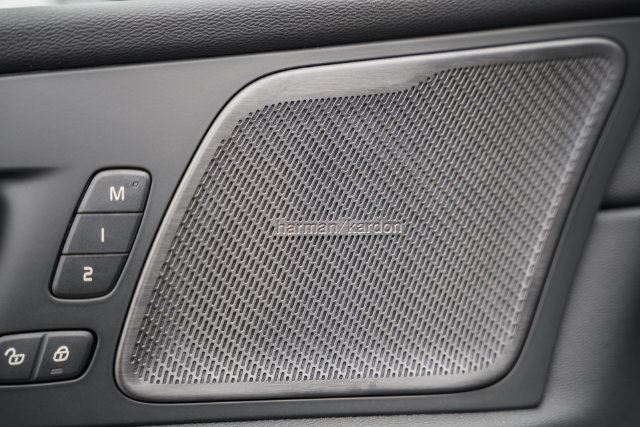 New 2027 Volvo XC60 T8 Plus AWD/4WD image 31