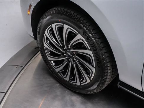New 2026 Lincoln Navigator L Black Label AWD/4WD image 12