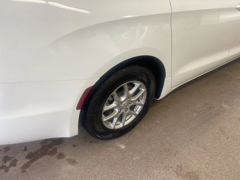 New 2026 Chrysler Pacifica Select image 20