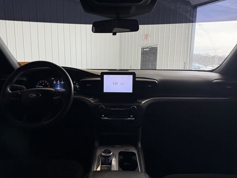 Used 2020 Ford Explorer XLT image 13