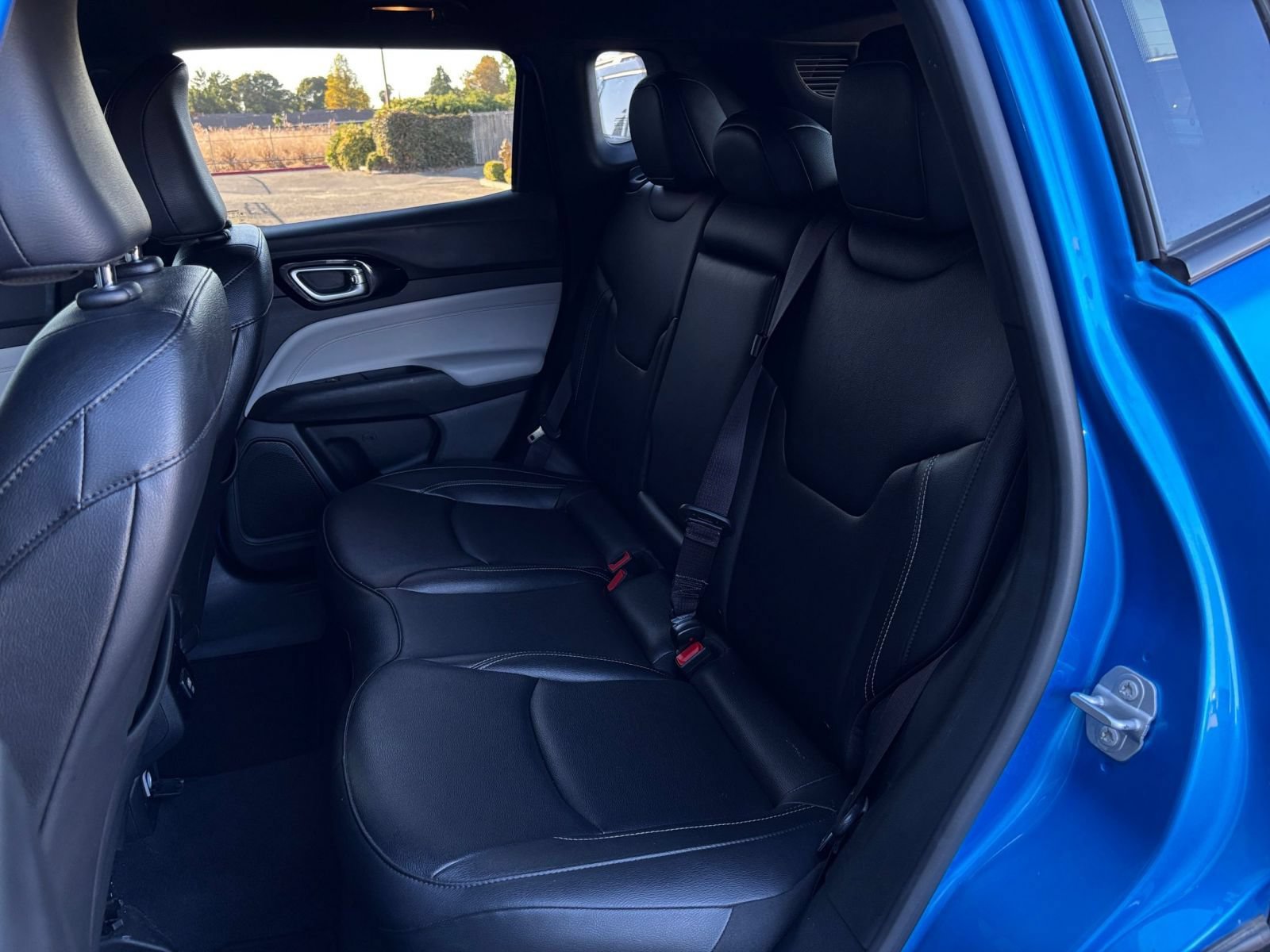 Used 2025 Jeep Compass Limited AWD/4WD image 37