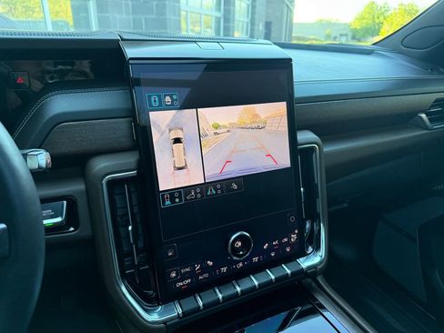 Used 2025 GMC Yukon Denali Ultimate image 42