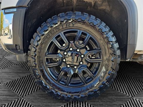 Used 2024 GMC Sierra 2500 SLT w/ Texas SLT Premium Package image 14