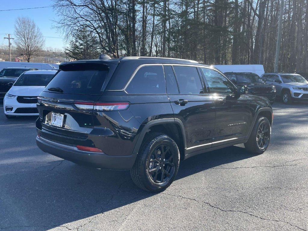 New 2026 Jeep Grand Cherokee Altitude AWD/4WD image 8