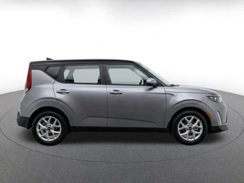 Used 2025 Kia Soul LX w/ LX Technology Package FWD image 14