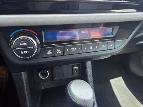 Used 2016 Toyota Corolla LE FWD image 10