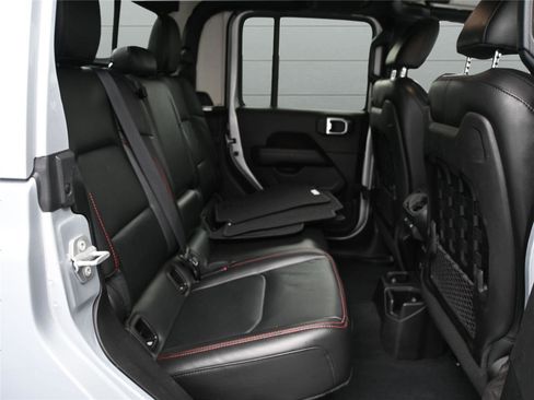 Used 2022 Jeep Gladiator Rubicon w/ Cold Weather Group image 27