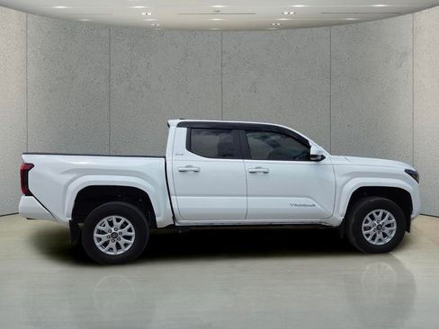 Used 2024 Toyota Tacoma SR5 RWD image 2