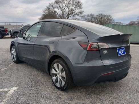 Used 2023 Tesla Model Y Long Range image 5