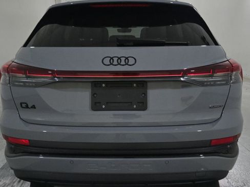 Used 2024 Audi Q4 e-tron Premium Plus w/ Premium Plus image 5