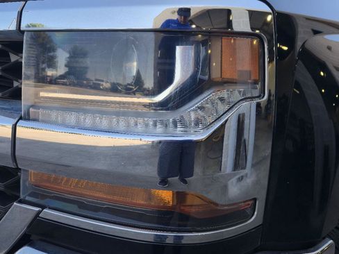 Used 2017 Chevrolet Silverado 1500 LT w/ Texas Edition RWD image 10