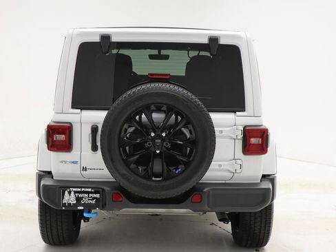 Used 2023 Jeep Wrangler Unlimited Sahara image 8