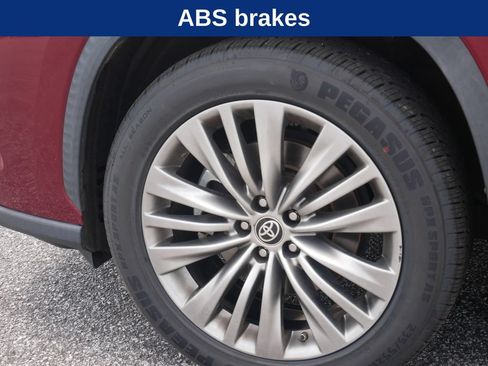 Used 2021 Toyota Highlander Platinum FWD image 22