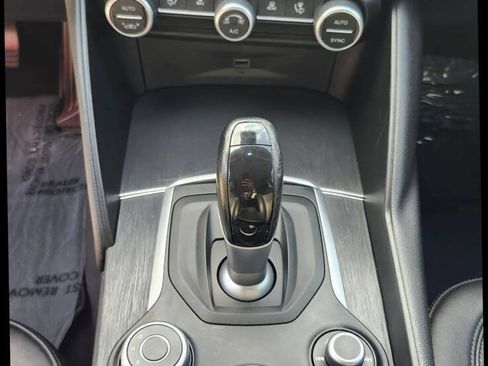 Used 2019 Alfa Romeo Giulia w/ Nero Edizione RWD image 20