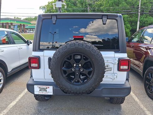 Used 2021 Jeep Wrangler Unlimited Sport AWD/4WD image 13