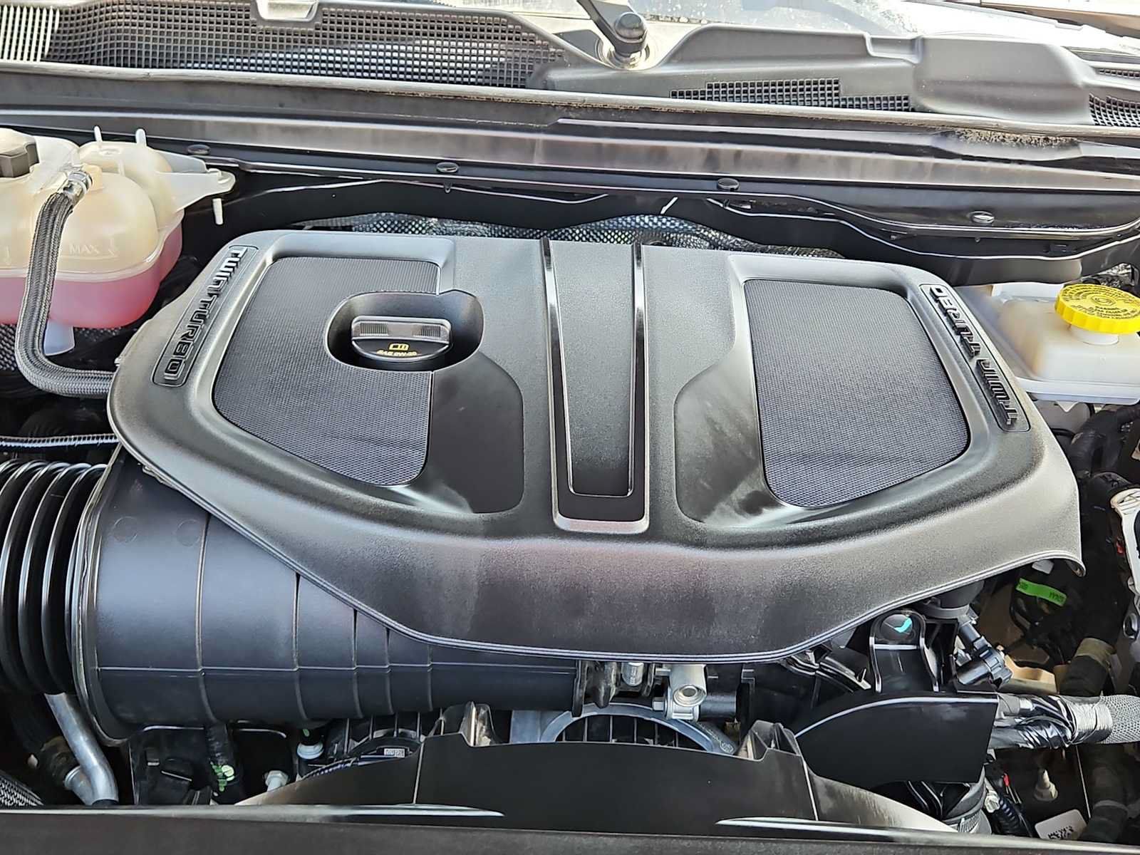 Used 2025 RAM 1500 Warlock AWD/4WD image 13