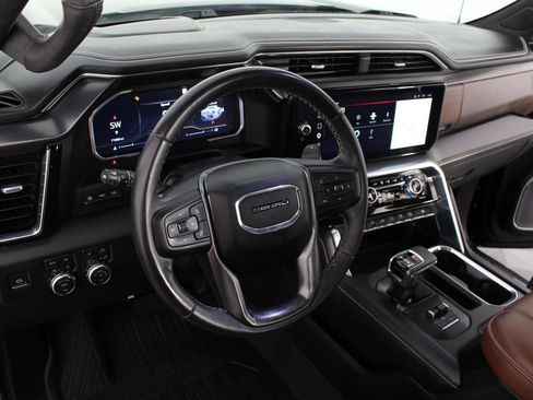 Used 2023 GMC Sierra 1500 Denali Ultimate AWD/4WD image 11
