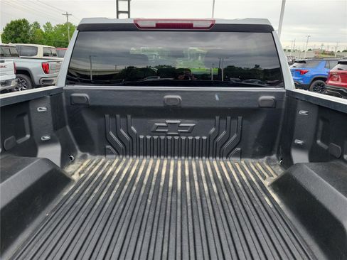 Used 2023 Chevrolet Silverado 1500 LT AWD/4WD image 9