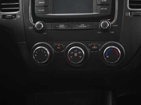 Used 2018 Kia Forte LX w/ LX Rear Camera Package FWD image 16