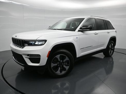 Used 2024 Jeep Grand Cherokee Limited 4xe AWD/4WD image 1