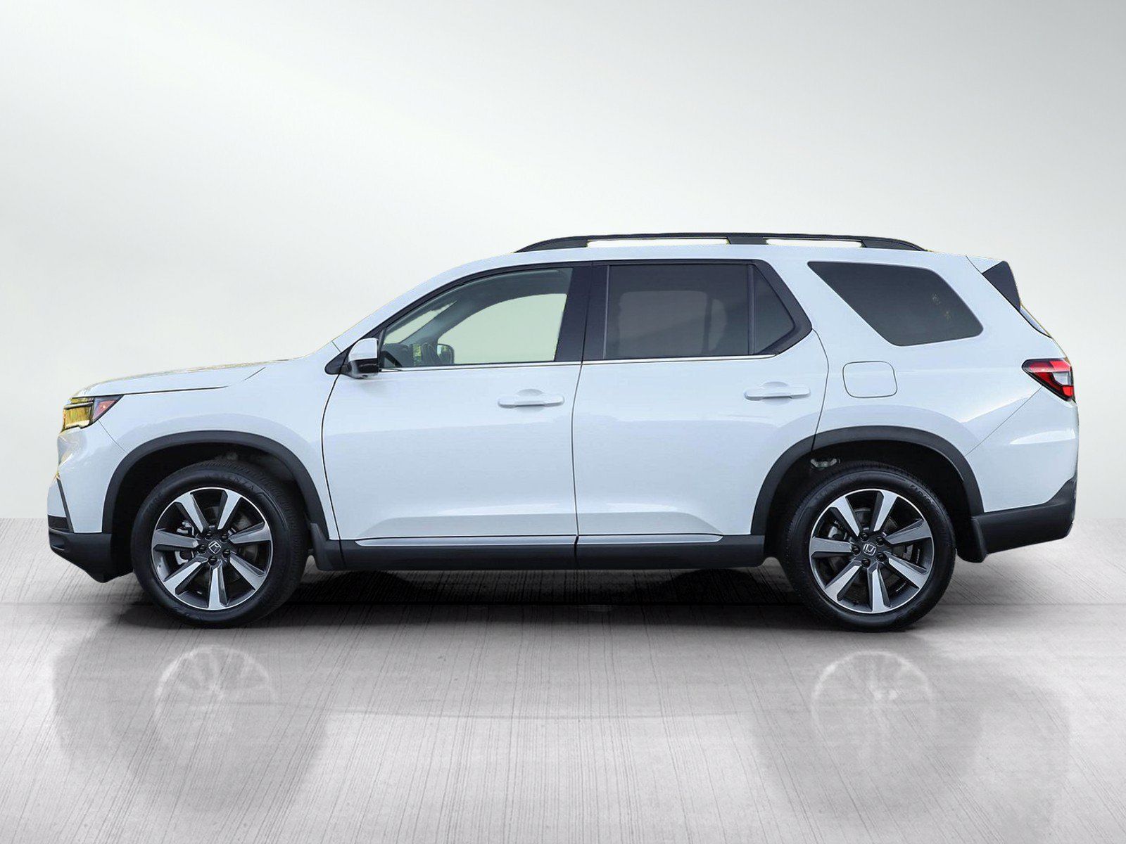 Used 2024 Honda Pilot Elite image 2