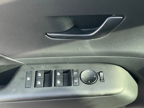 Used 2025 Hyundai Kona SEL image 21