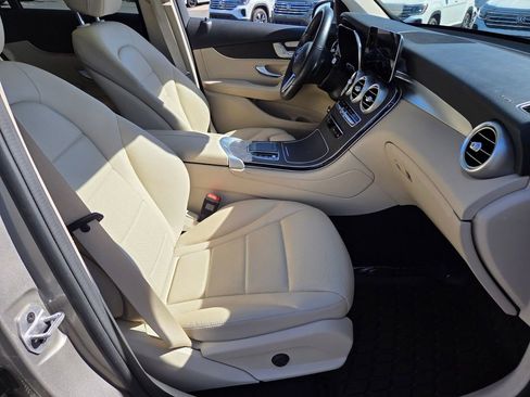 Used 2022 Mercedes-Benz GLC 300 4MATIC image 21